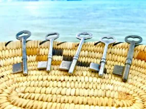Antique Vintage Original Uncut Skeleton Key Lot of 5 Keys