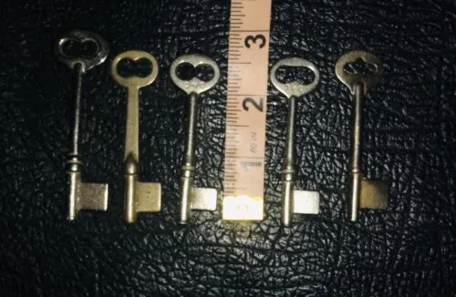 Antique Vintage Original Uncut Skeleton Key Lot of 5 Keys