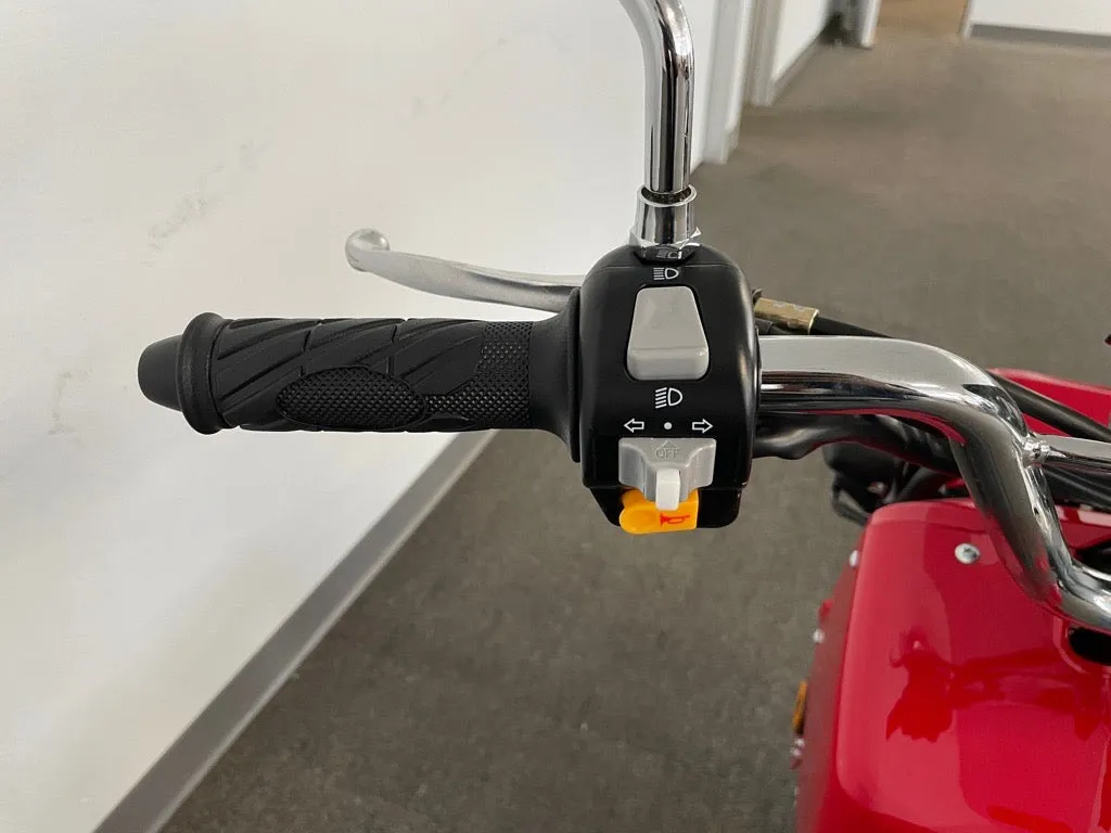 Outback Road Warrior 150cc Scooter [Not CA Legal]