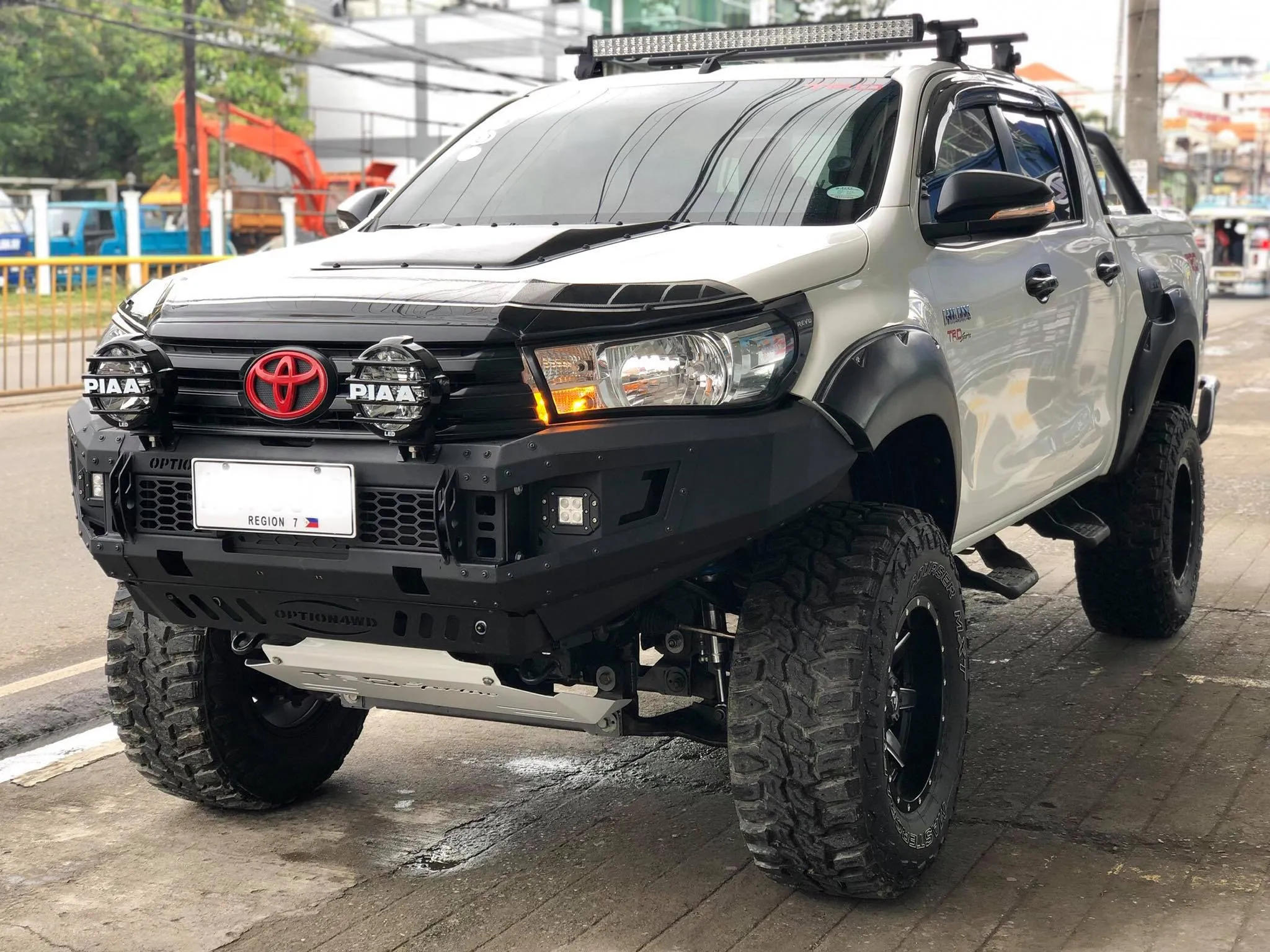 V.1 FRONT WINCH BAR VX - TOYOTA HILUX (2015-2022)