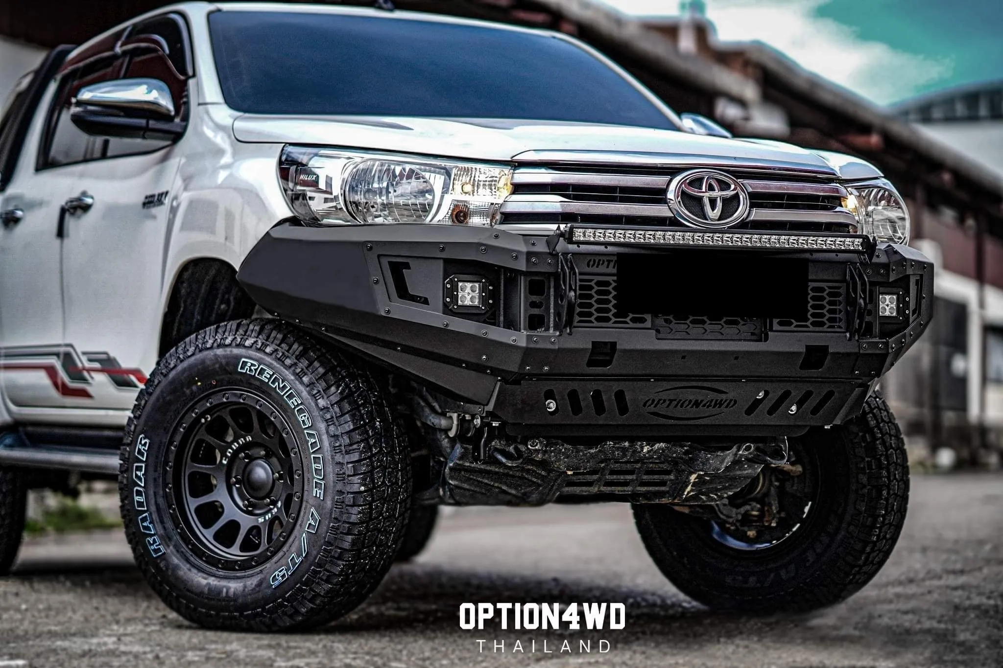 V.1 FRONT WINCH BAR VX - TOYOTA HILUX (2015-2022)